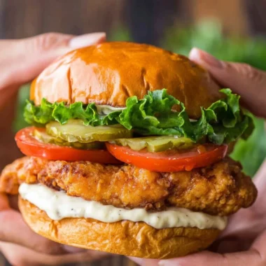 Delicious crispy chicken sandwich with fresh toppings and crispy texture
