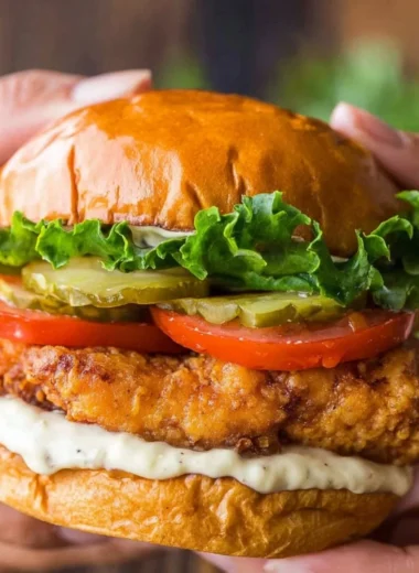 Delicious crispy chicken sandwich with fresh toppings and crispy texture