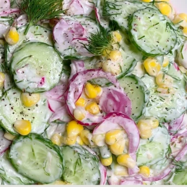 Colorful and refreshing salad with fresh vegetables and toppings